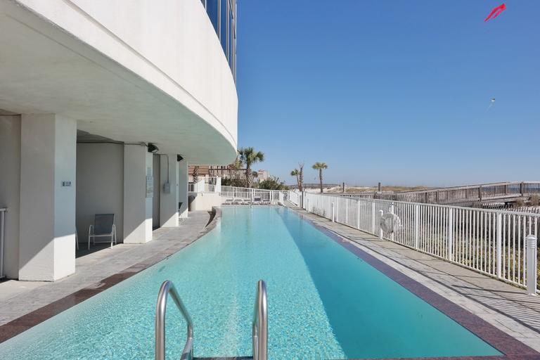 Outdoor Infinity Pool