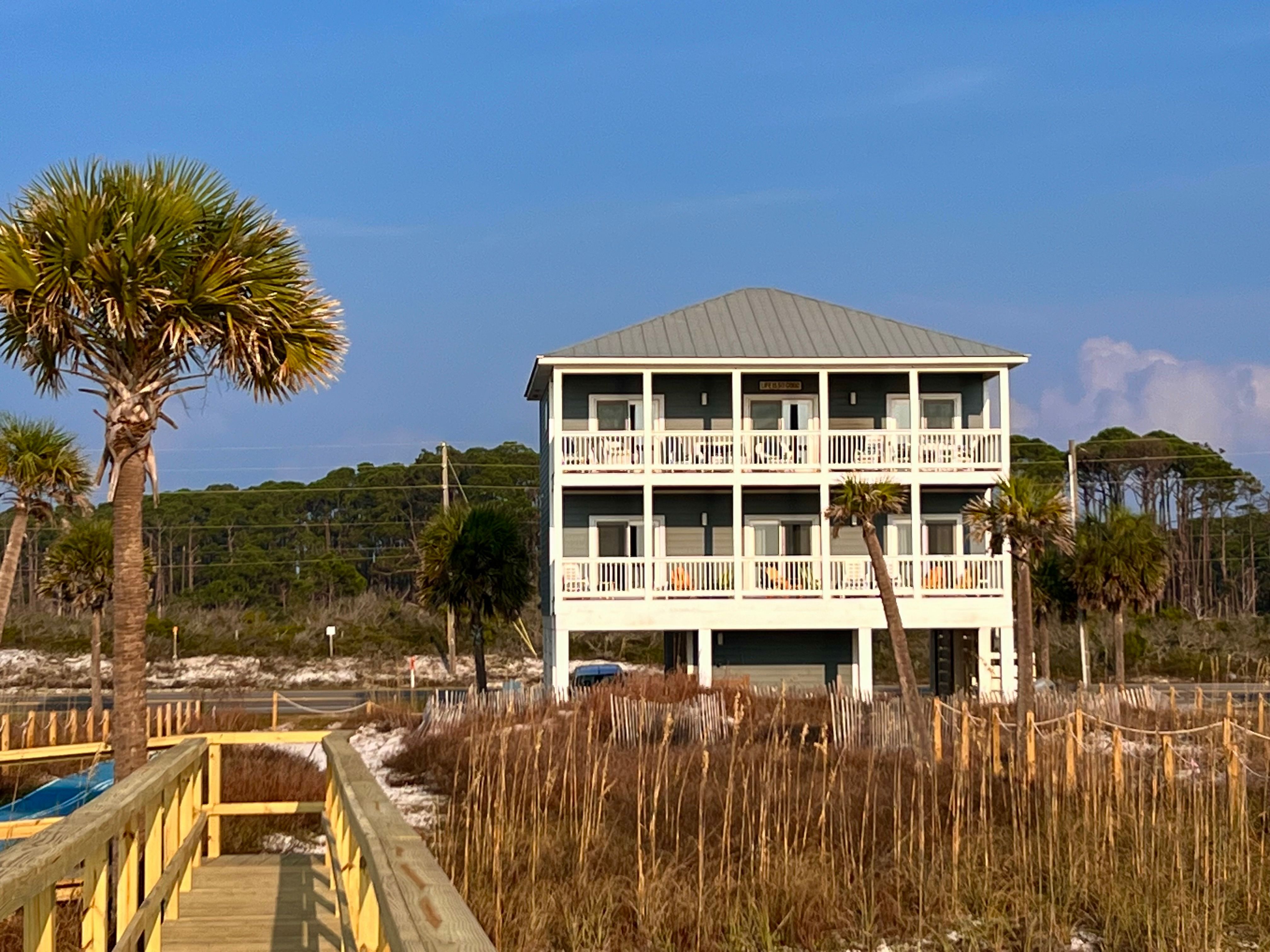 Rising Tide Tap & Table at the Cove Review - The Florida Travel Girl