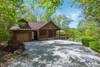 Driveway and parking at Sweetwood Lodge
