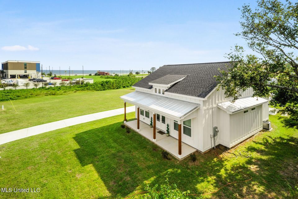 Sunshine on Broad Healy Realty Group