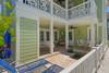AMAZING OUTDOOR SPACES UP & DOWN AMAZING OUTDOOR SPACES UP & DOWN
