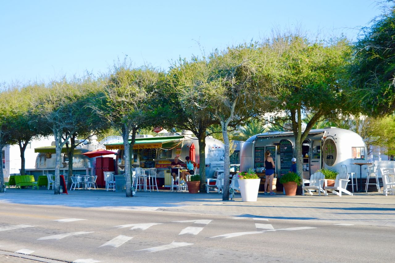 5 MINUTE WALK TO 30A AIR STREAM ROW; GOURMET TO GO