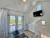 TOWER ROOM WITH HIGH CEILINGS AND MOUNTED FLATSCREEN TOWER ROOM WITH HIGH CEILINGS AND MOUNTED FLATSCREEN
