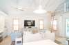 LARGE, RELAXING LIVING WITH FLATSCREEN TV