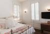 FIRST BEDROOM QUEEN ON FIRST FLOOR FIRST BEDROOM QUEEN ON FIRST FLOOR