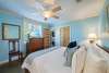 SPACIOUS MASTER WITH FLATSCREEN AND WASHER AND DRYER