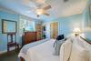 SPACIOUS MASTER WITH FLATSCREEN AND WASHER AND DRYER SPACIOUS MASTER WITH FLATSCREEN AND WASHER AND DRYER
