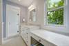 KING PRIVATE BATHROOM, SINGLE VANITY & GLASS ENCLOSED SHOWER KING PRIVATE BATHROOM, SINGLE VANITY & GLASS ENCLOSED SHOWER