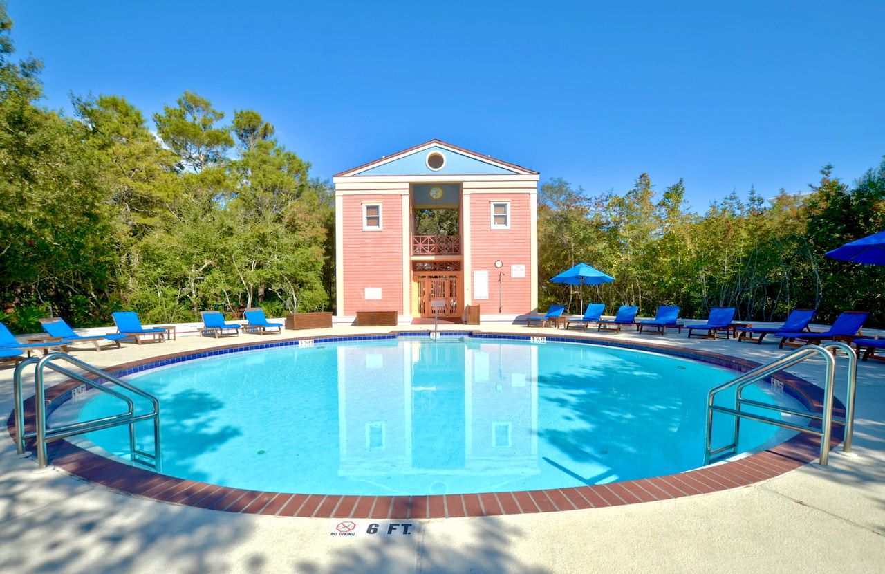 SEASIDE ADULT POOL