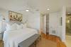 SPACIOUS KING W/PLENTY OF STORAGE ON 3RD FLOOR SPACIOUS KING W/PLENTY OF STORAGE ON 3RD FLOOR