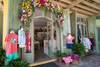 WALK TO SEVERAL CHARMING BOUTIQUES IN SEASIDE WALK TO SEVERAL CHARMING BOUTIQUES IN SEASIDE