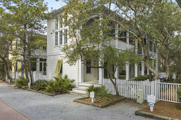 SUITE MAGNOLIA II EXTERIOR VIEW, REAR GUEST HOME