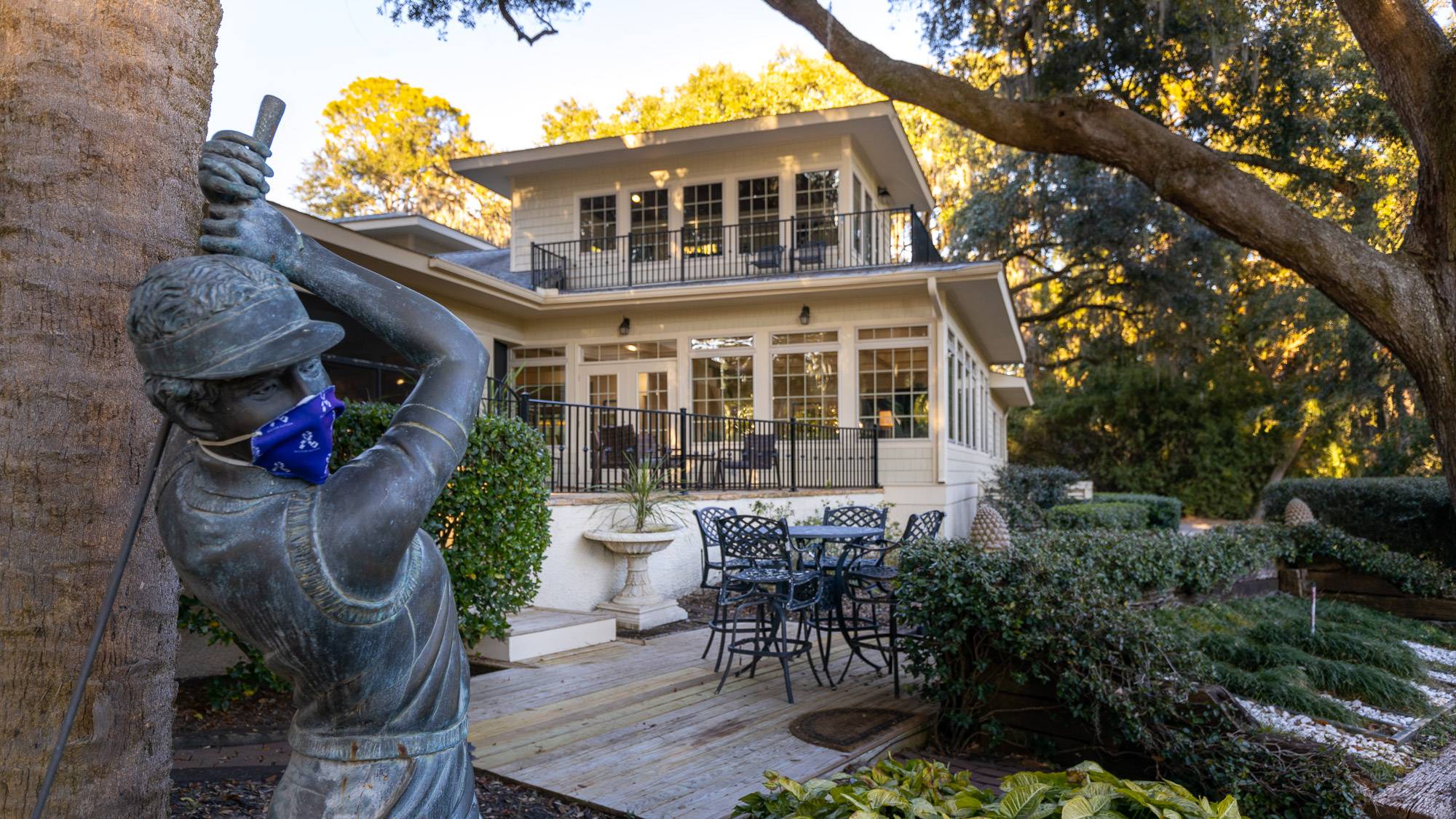 18 Turnberry Lane host2coast