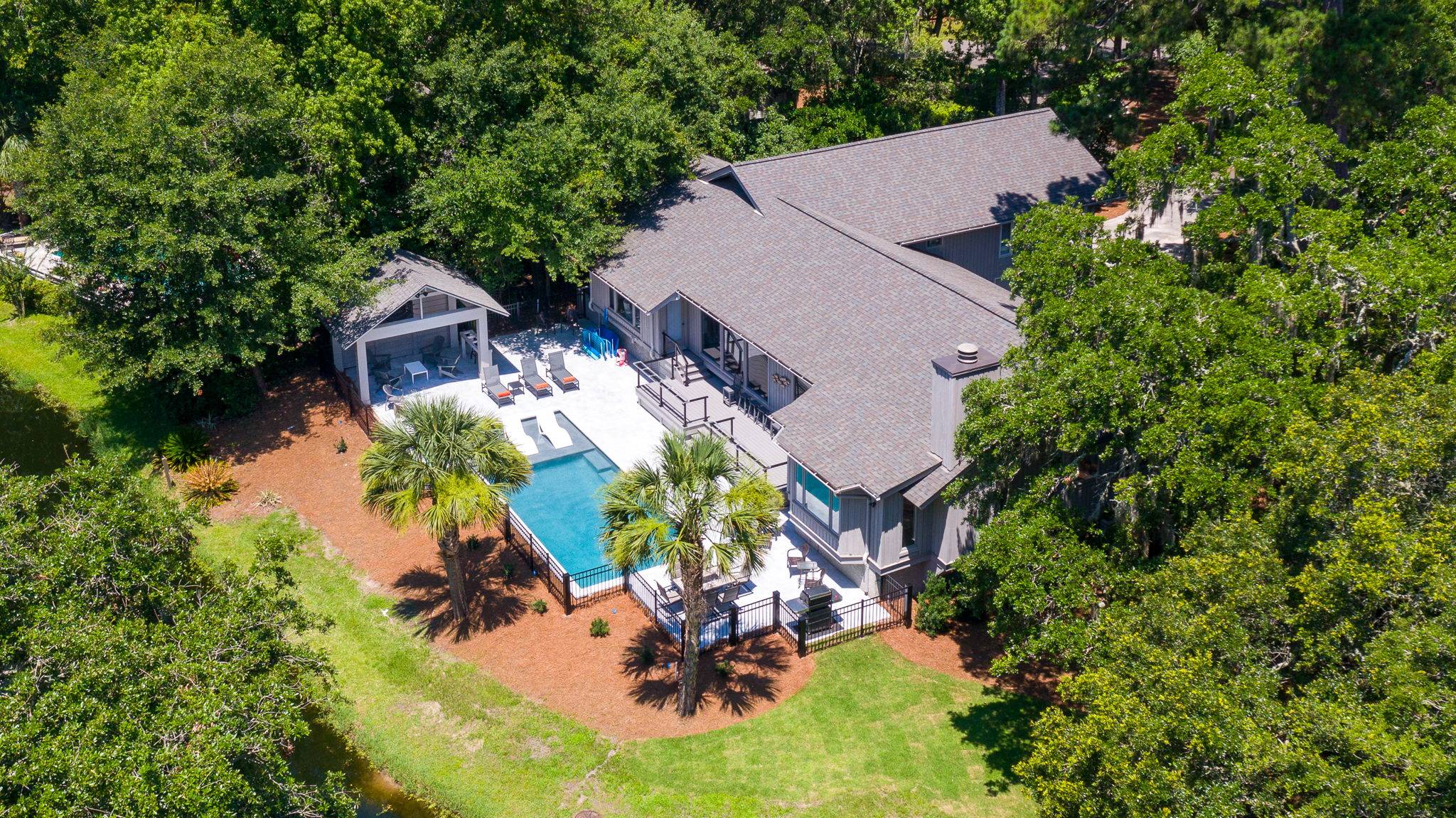 11 St. Andrews Place host2coast