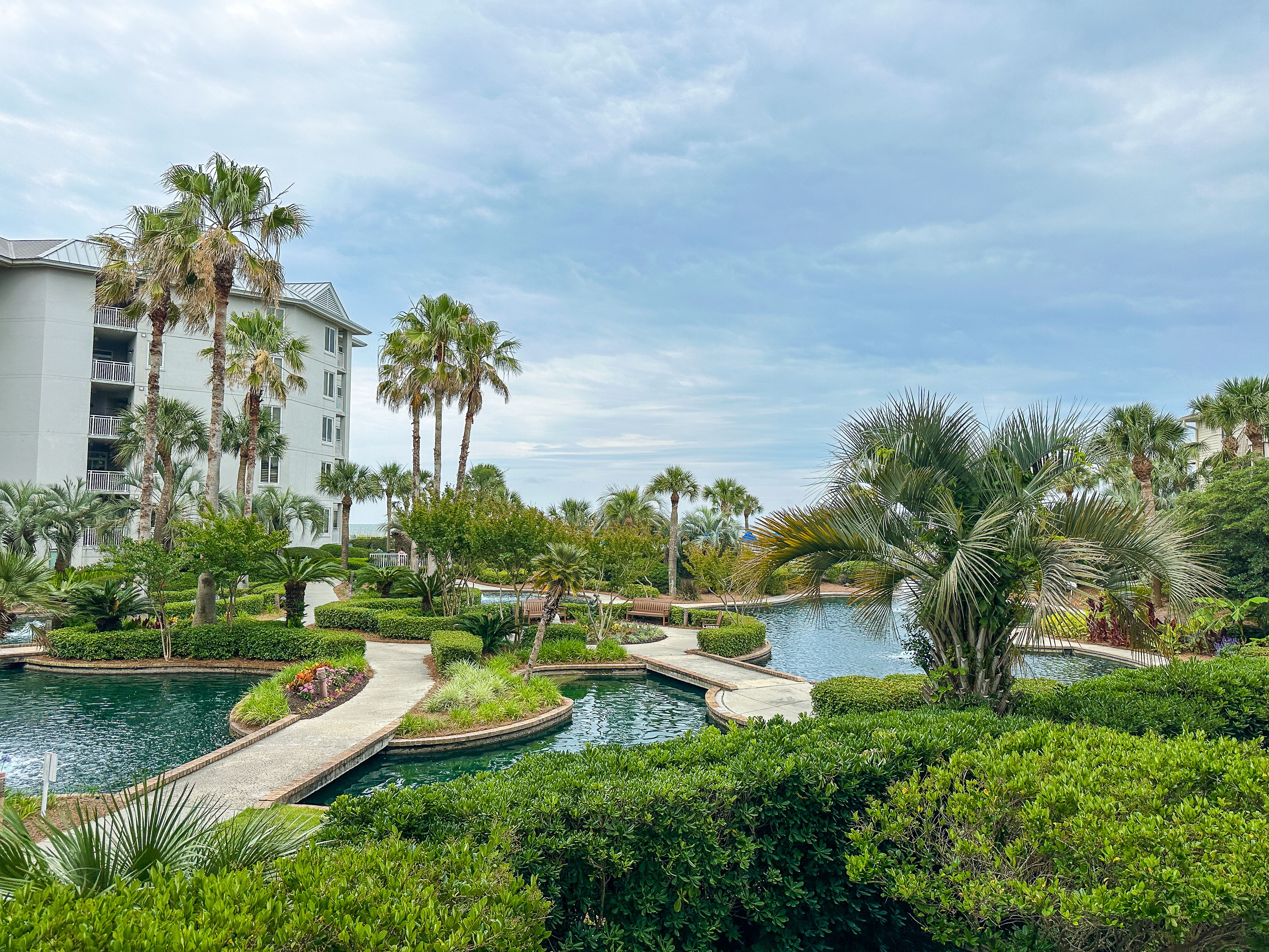 1105 SeaCrest host2coast