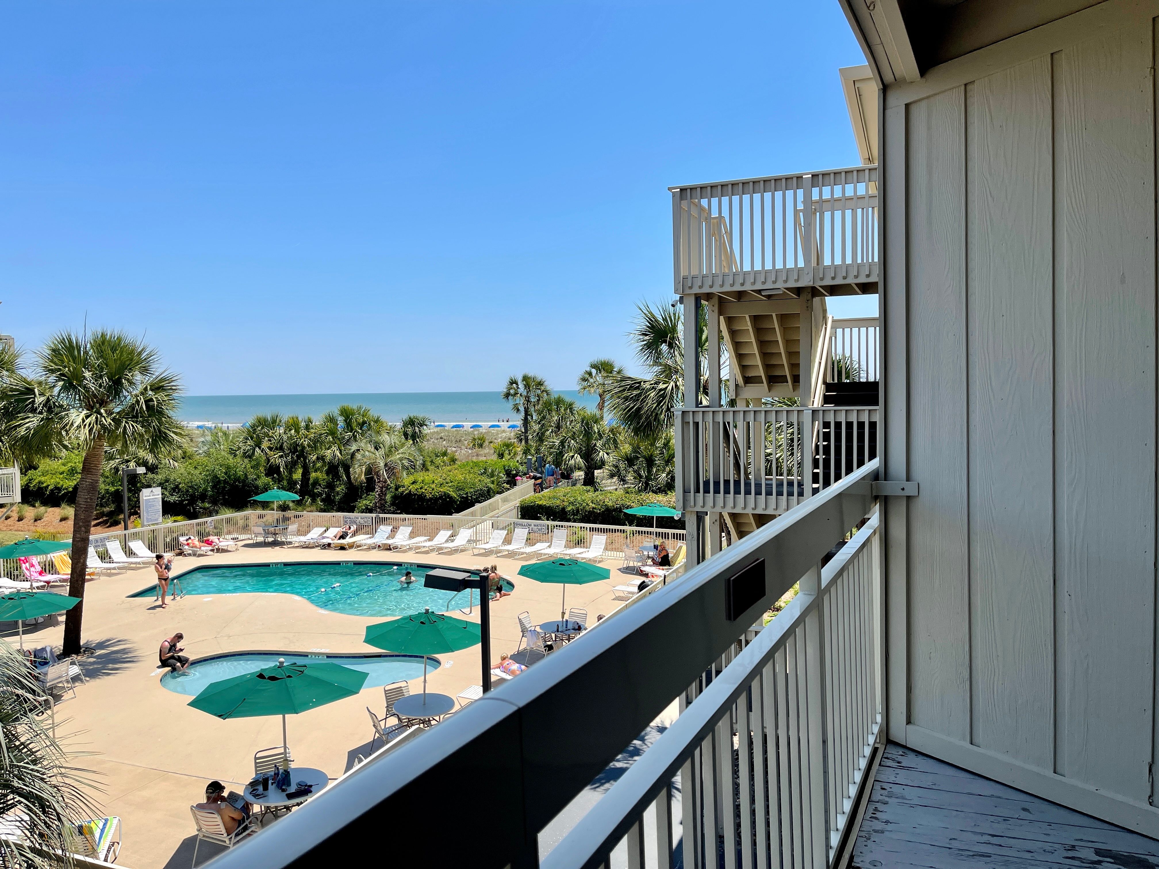 220 Breakers host2coast