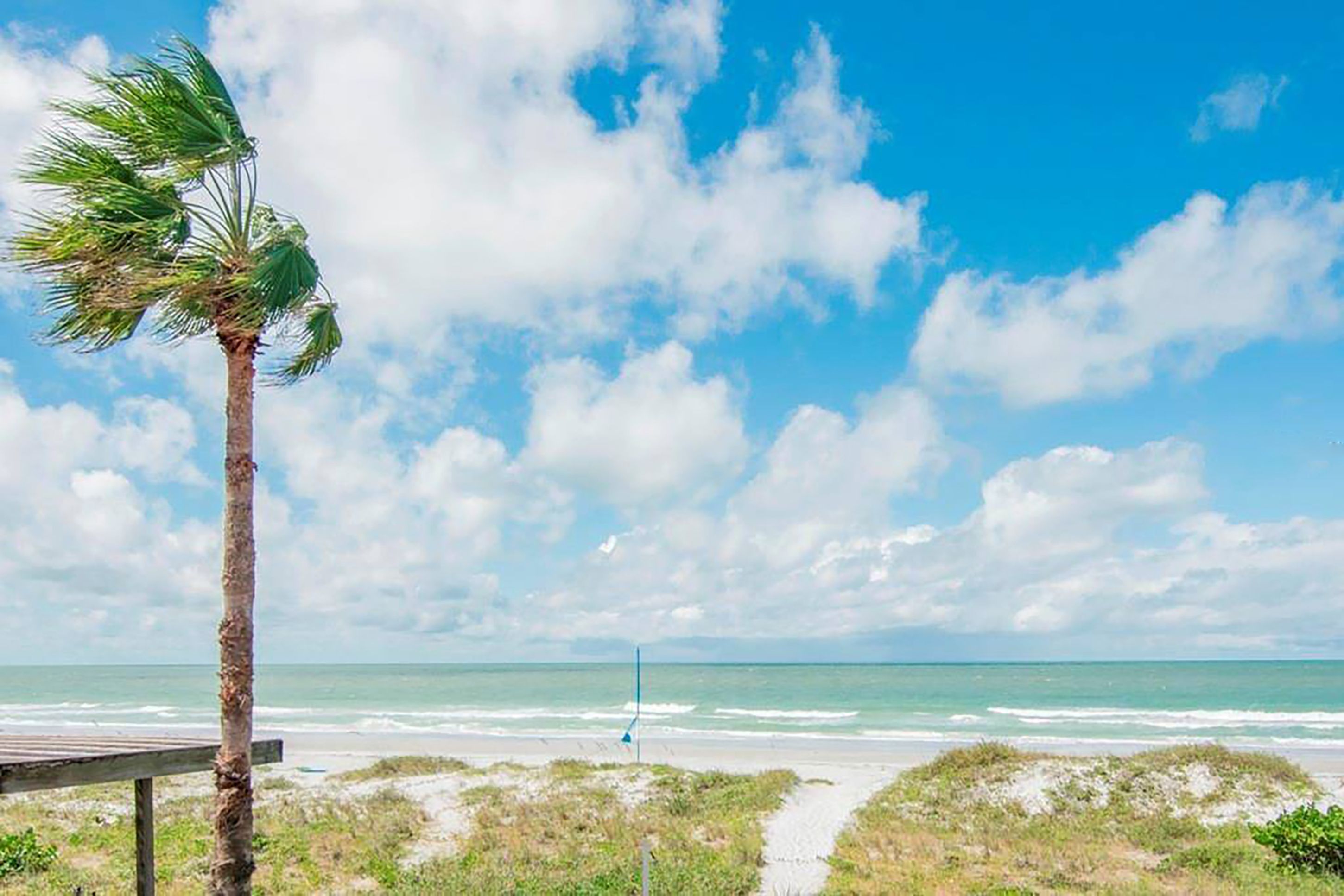 78 "On the Rocks" The Seaside Property Shoppe