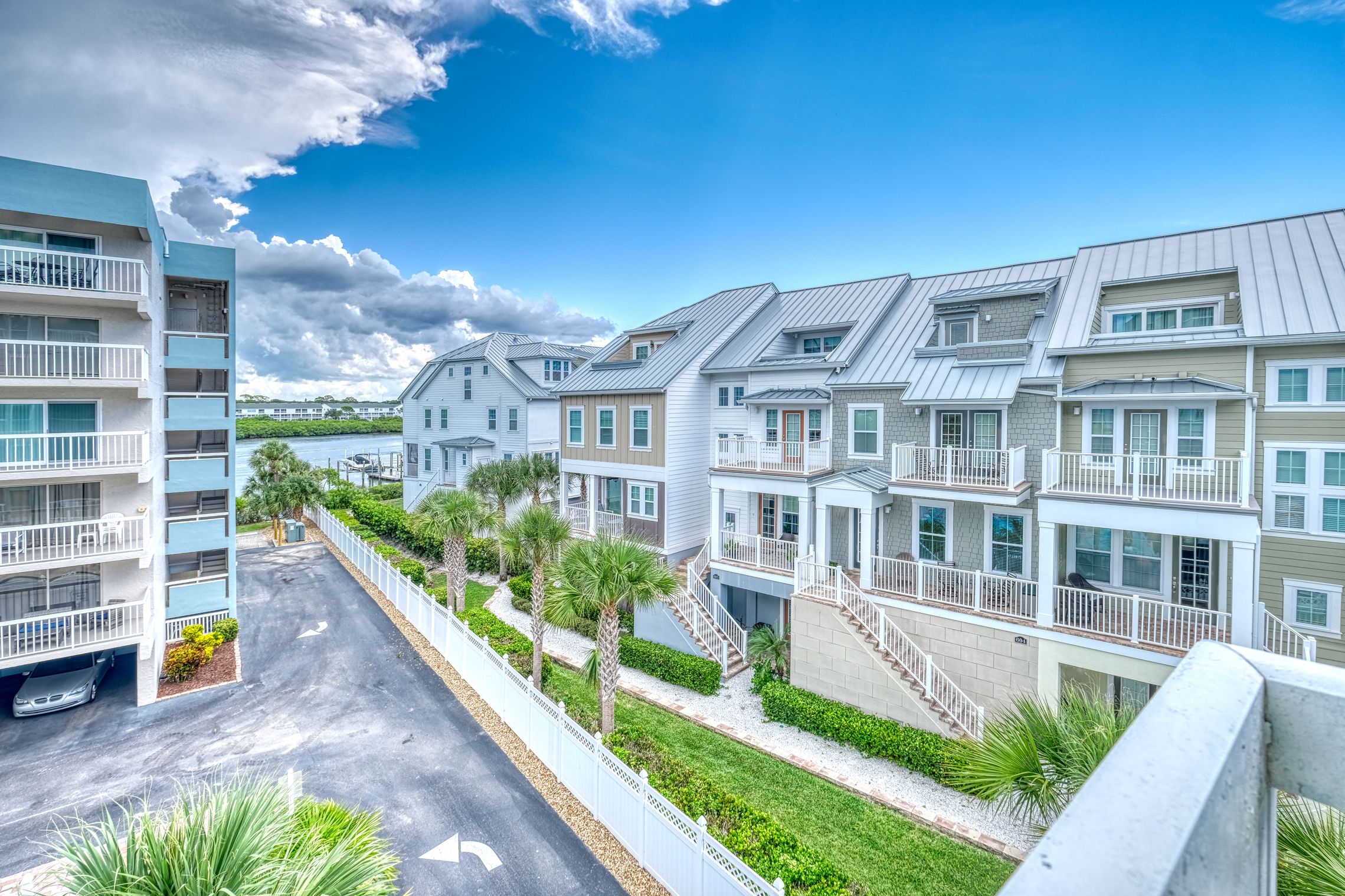 room306 Front Design Long Top（Boulevard Apartment Edinburgh  