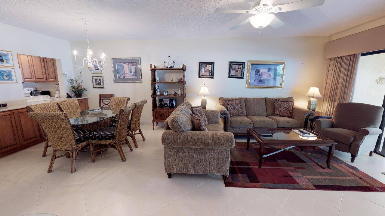Living room & Dining room
