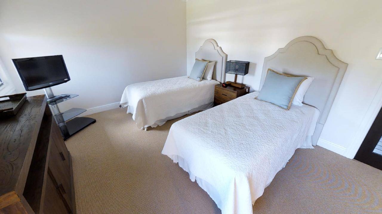 Guest bedroom