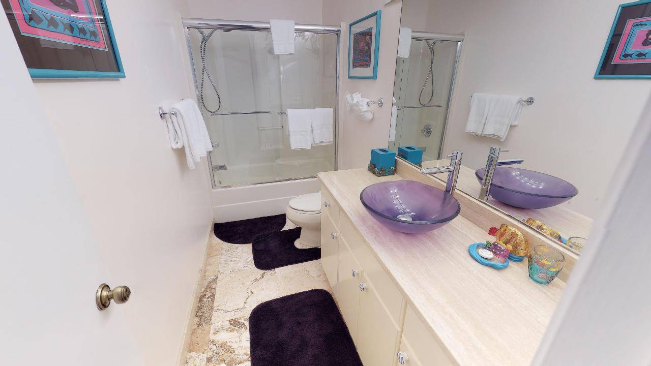Master bathroom downstairs
