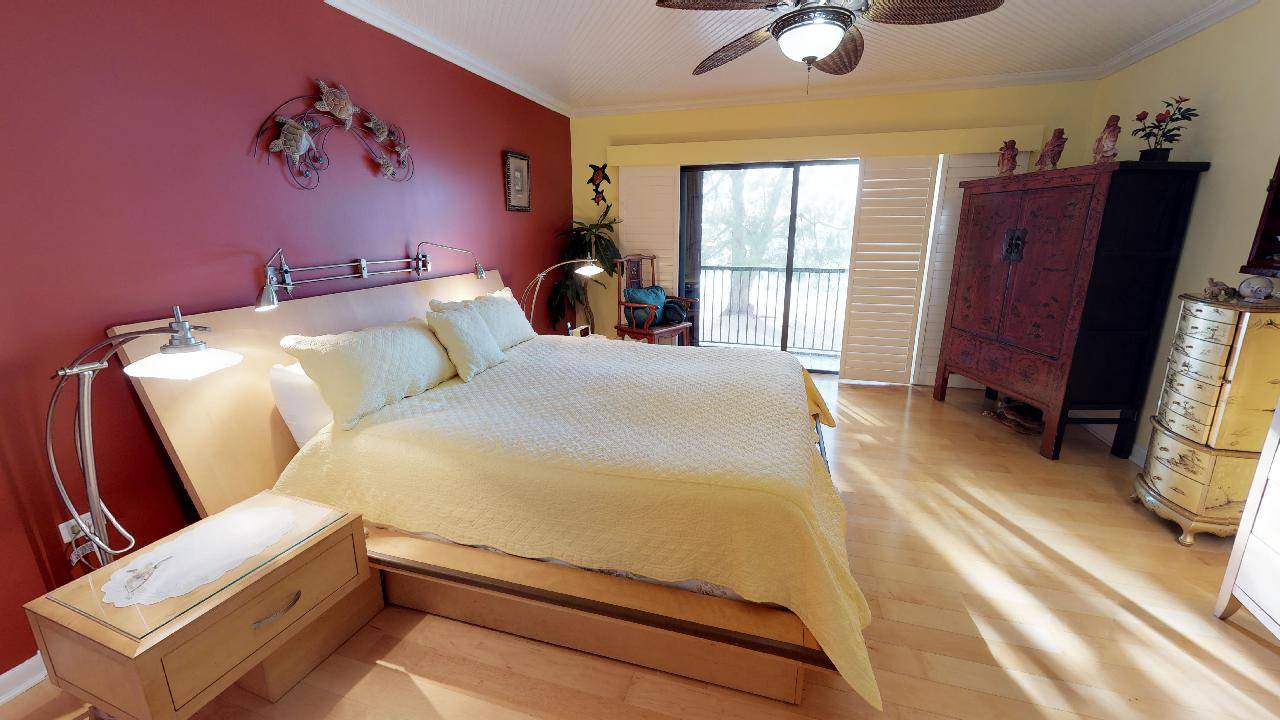Master bedroom upstairs - 3rd view