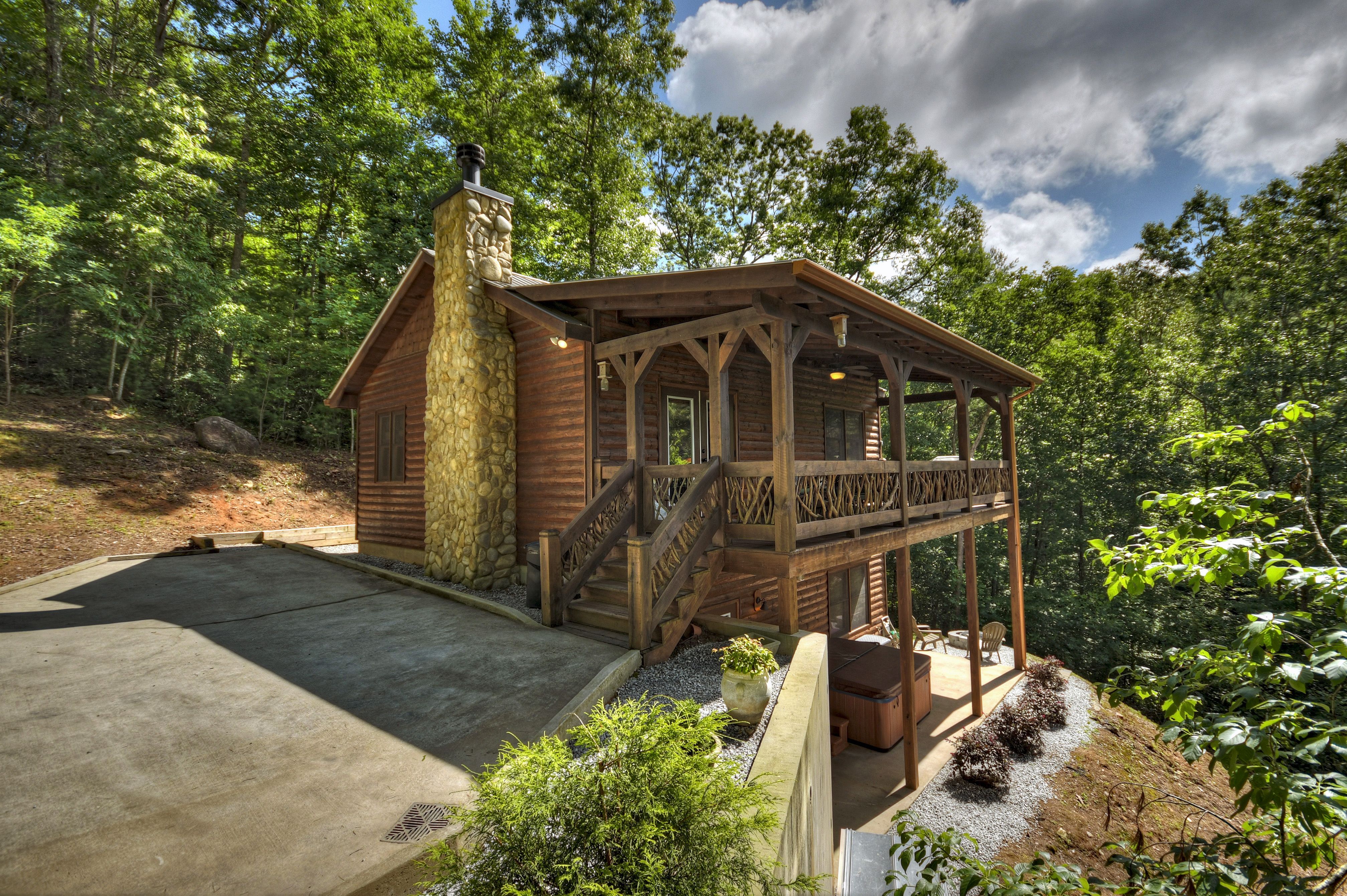 Bearadise Cabin - $149 Starting price | A Blue Ridge Vacation