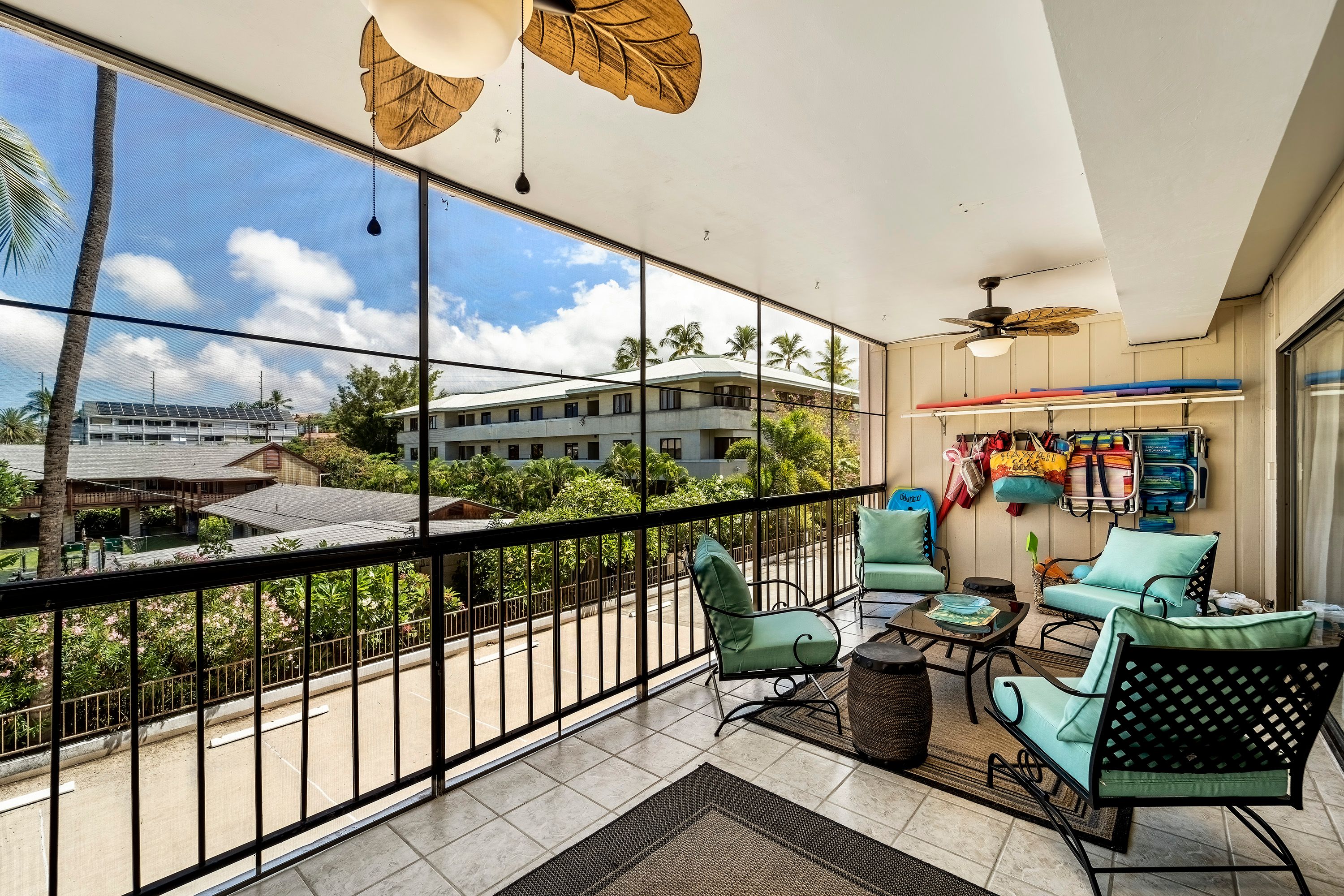 Kona Plaza 215 Knutson & Associates