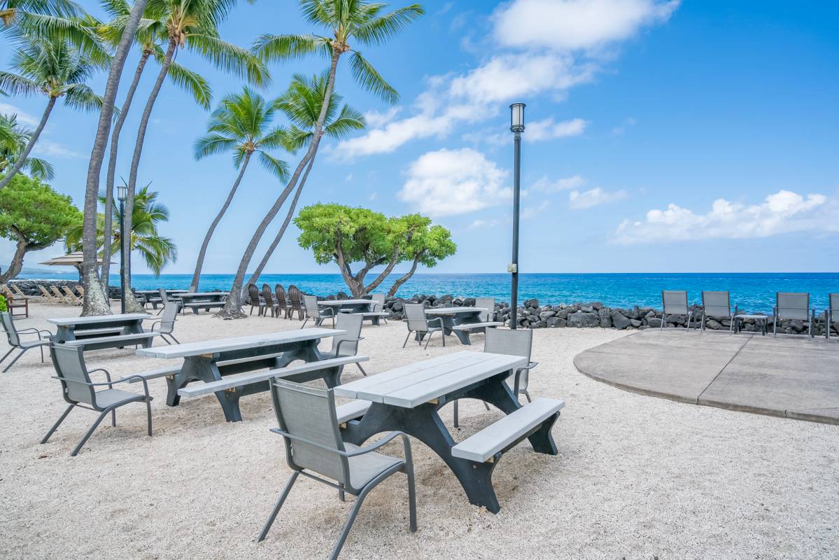 Kona Isle C38 Knutson & Associates