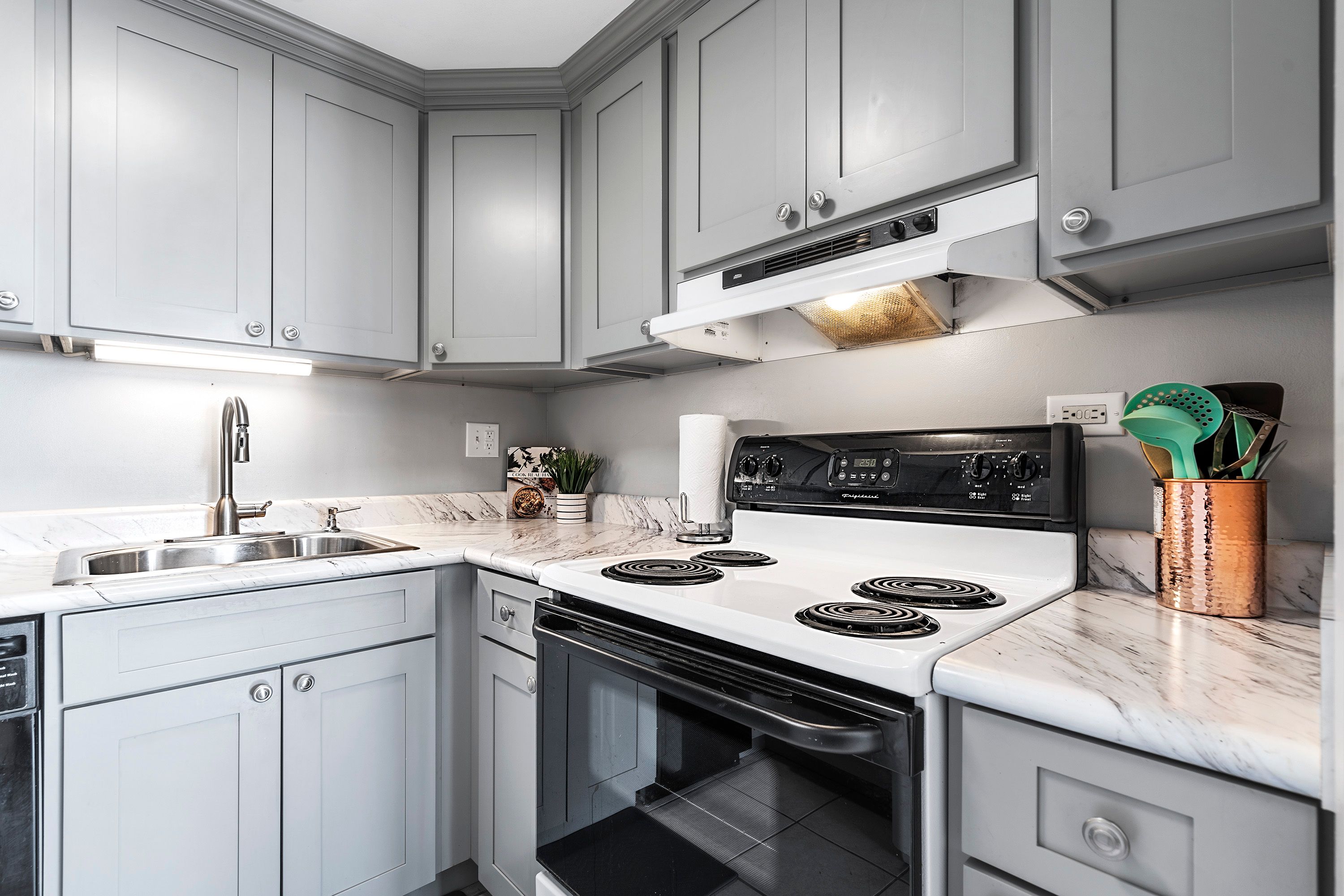 Kona Plaza202 Knutson & Associates