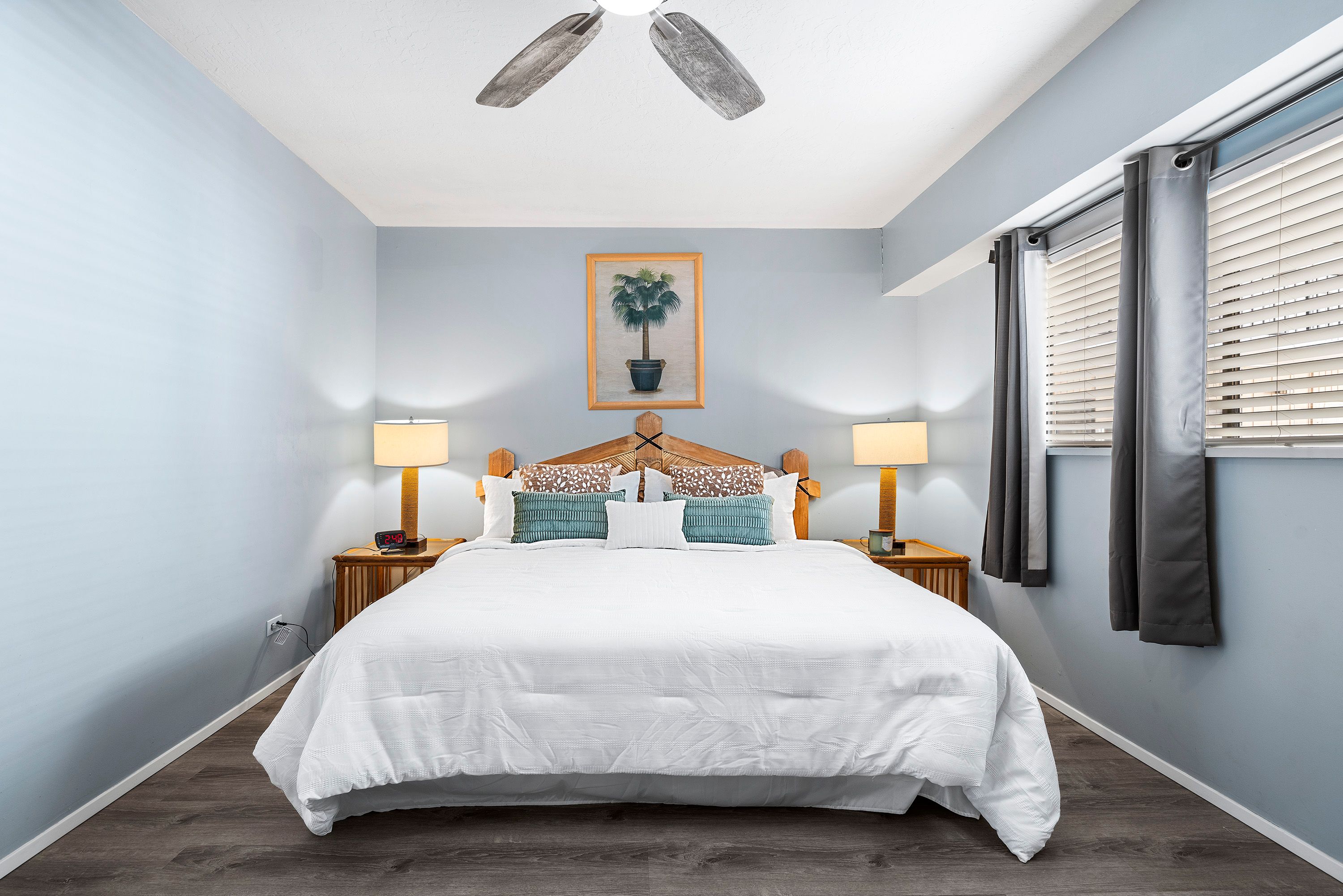 Kona Plaza202 Knutson & Associates