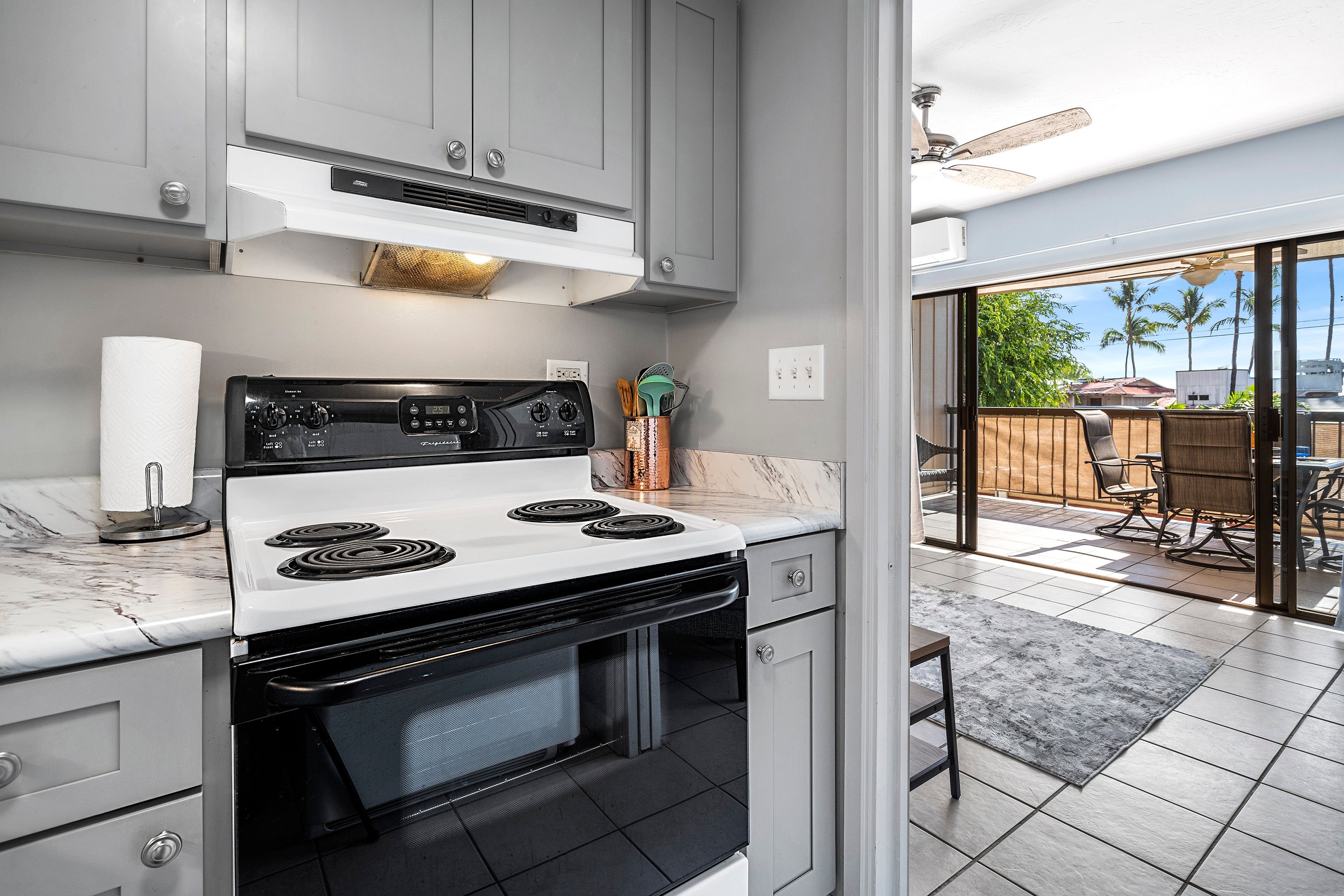 Kona Plaza202 Knutson & Associates