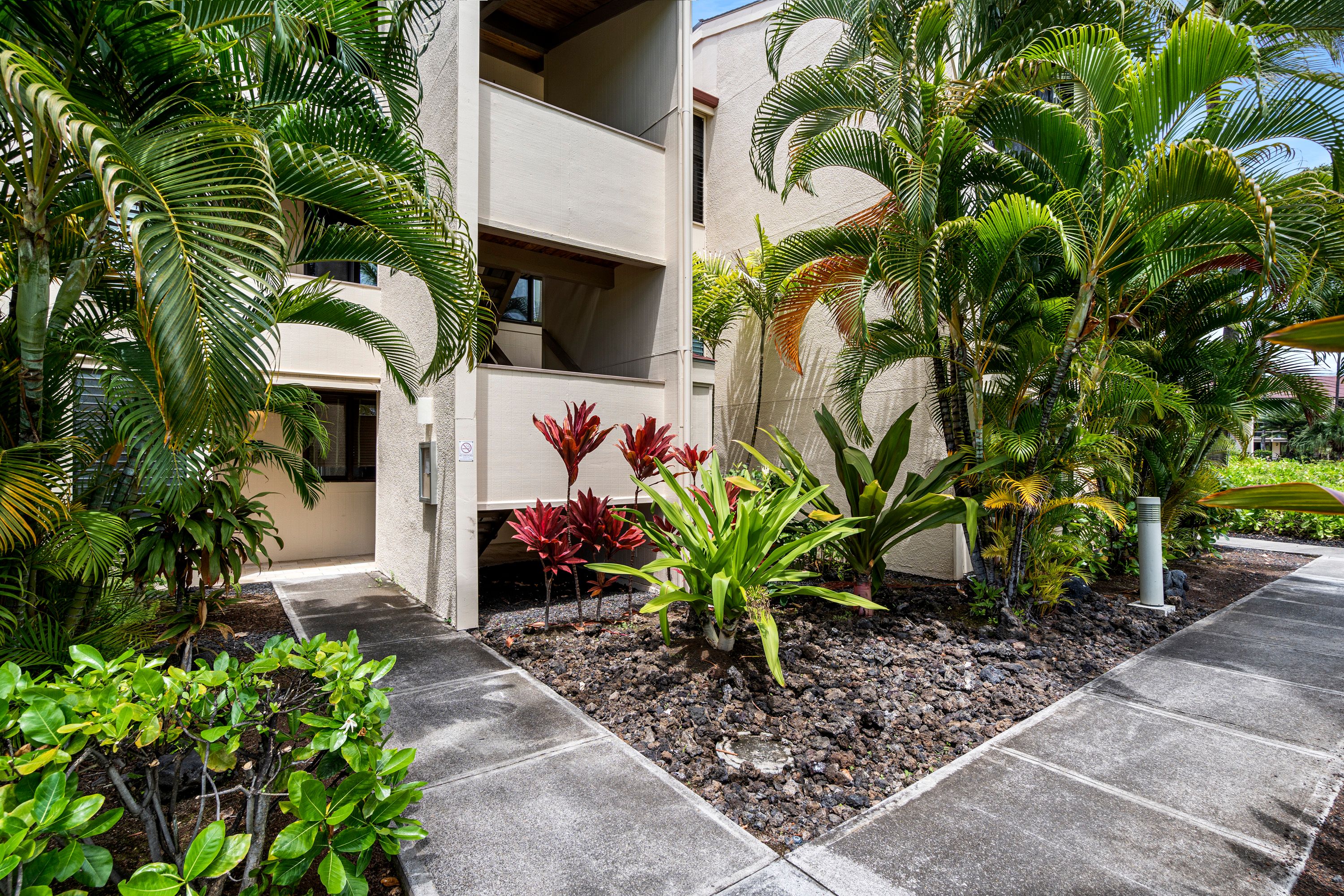 Keauhou Kona Surf & Racquet Club 5101 Knutson & Associates