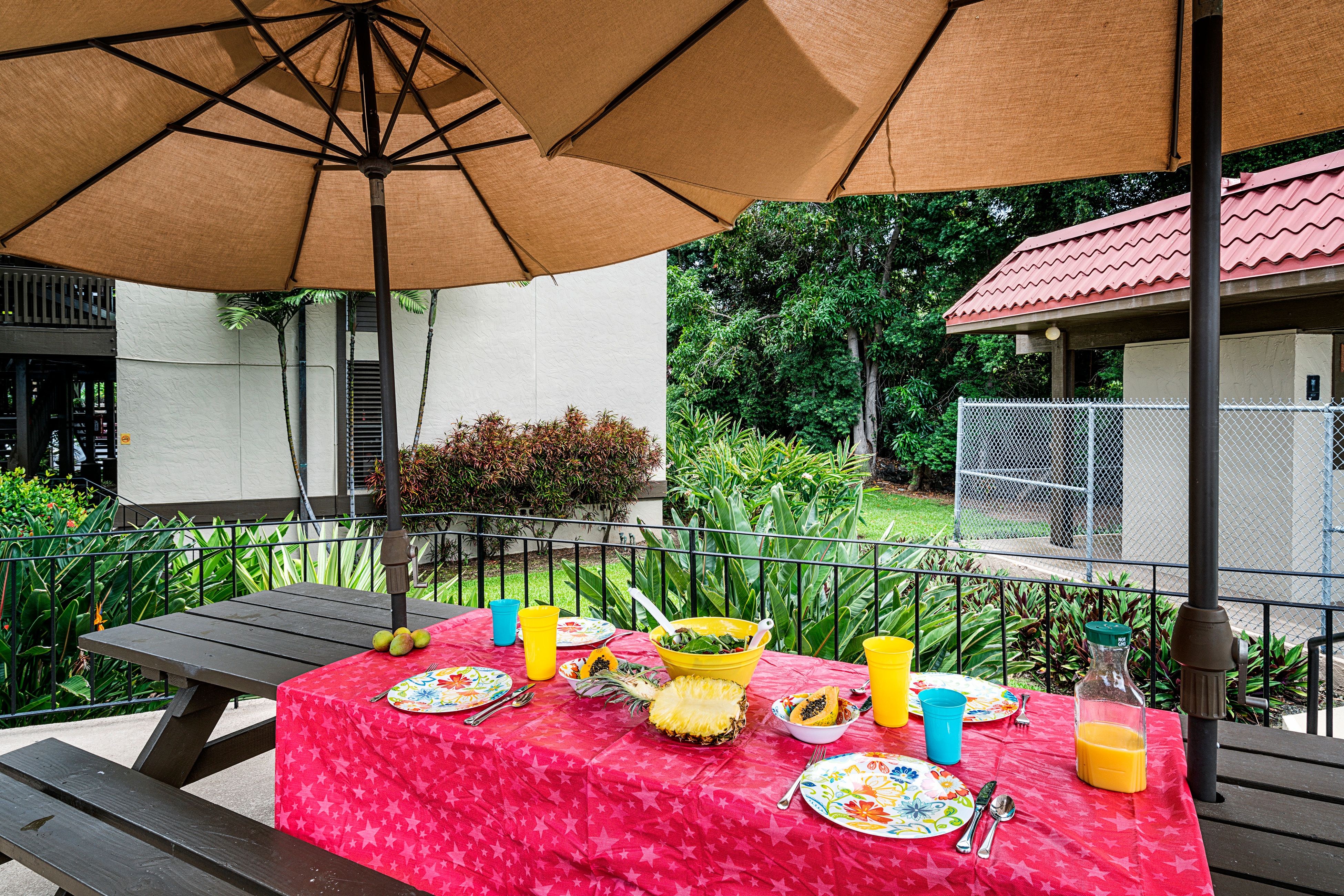 Kona Mansions105 Knutson & Associates