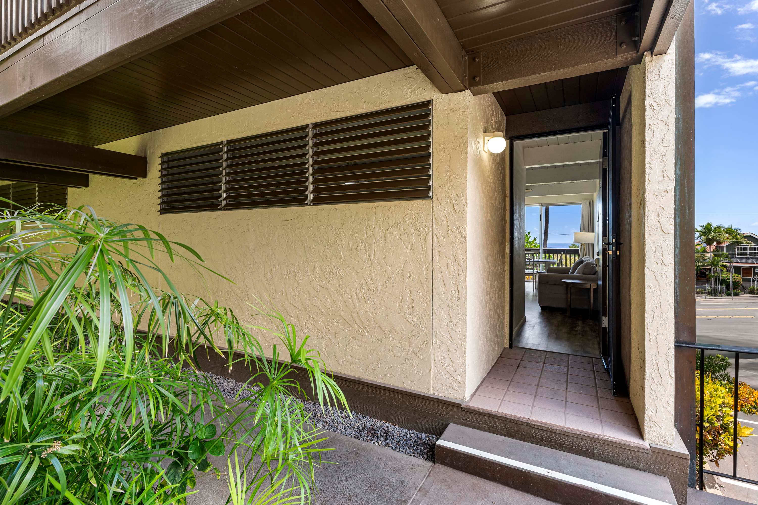 Kona Mansions105 Knutson & Associates