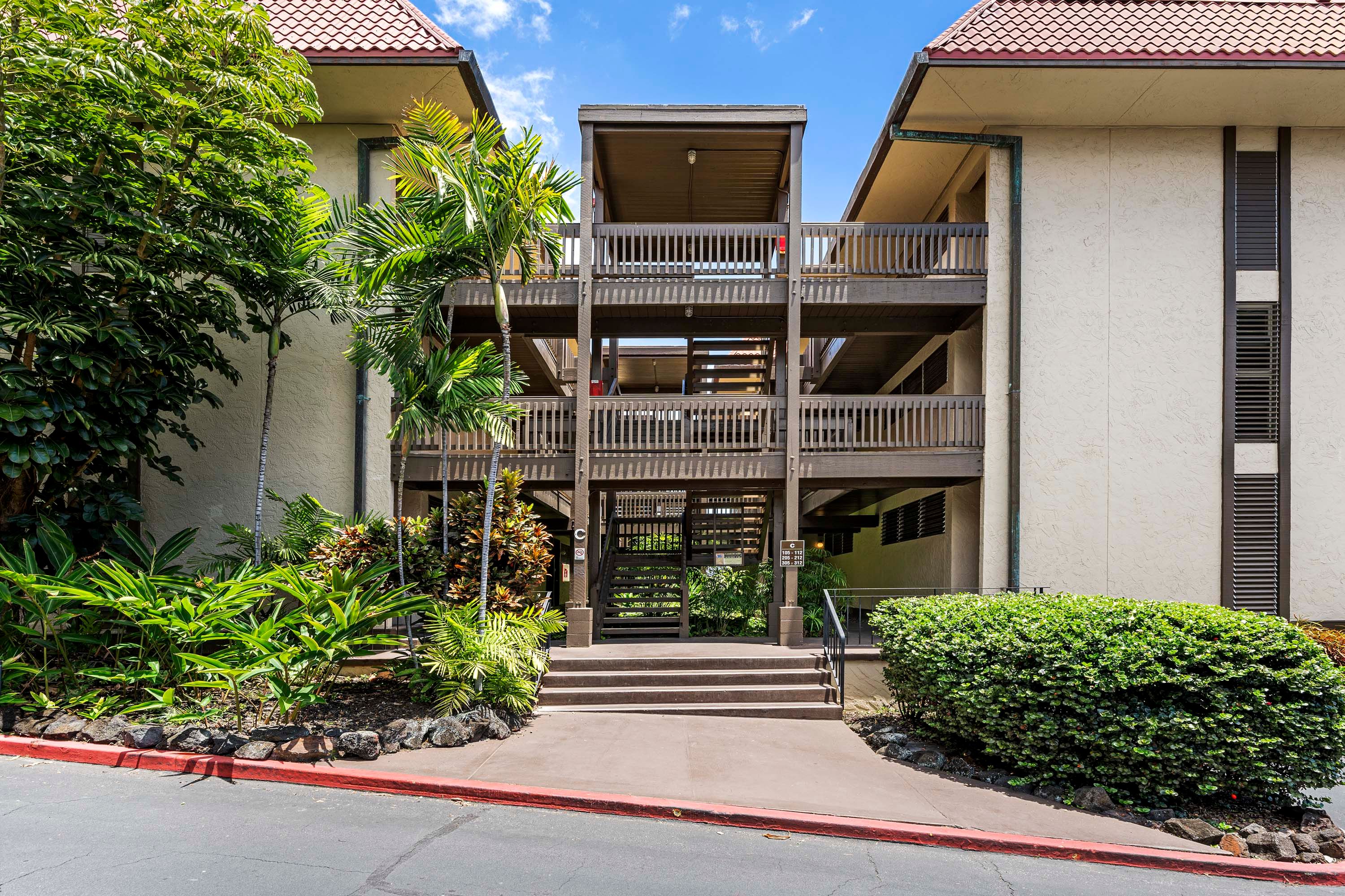 Kona Mansions105 Knutson & Associates