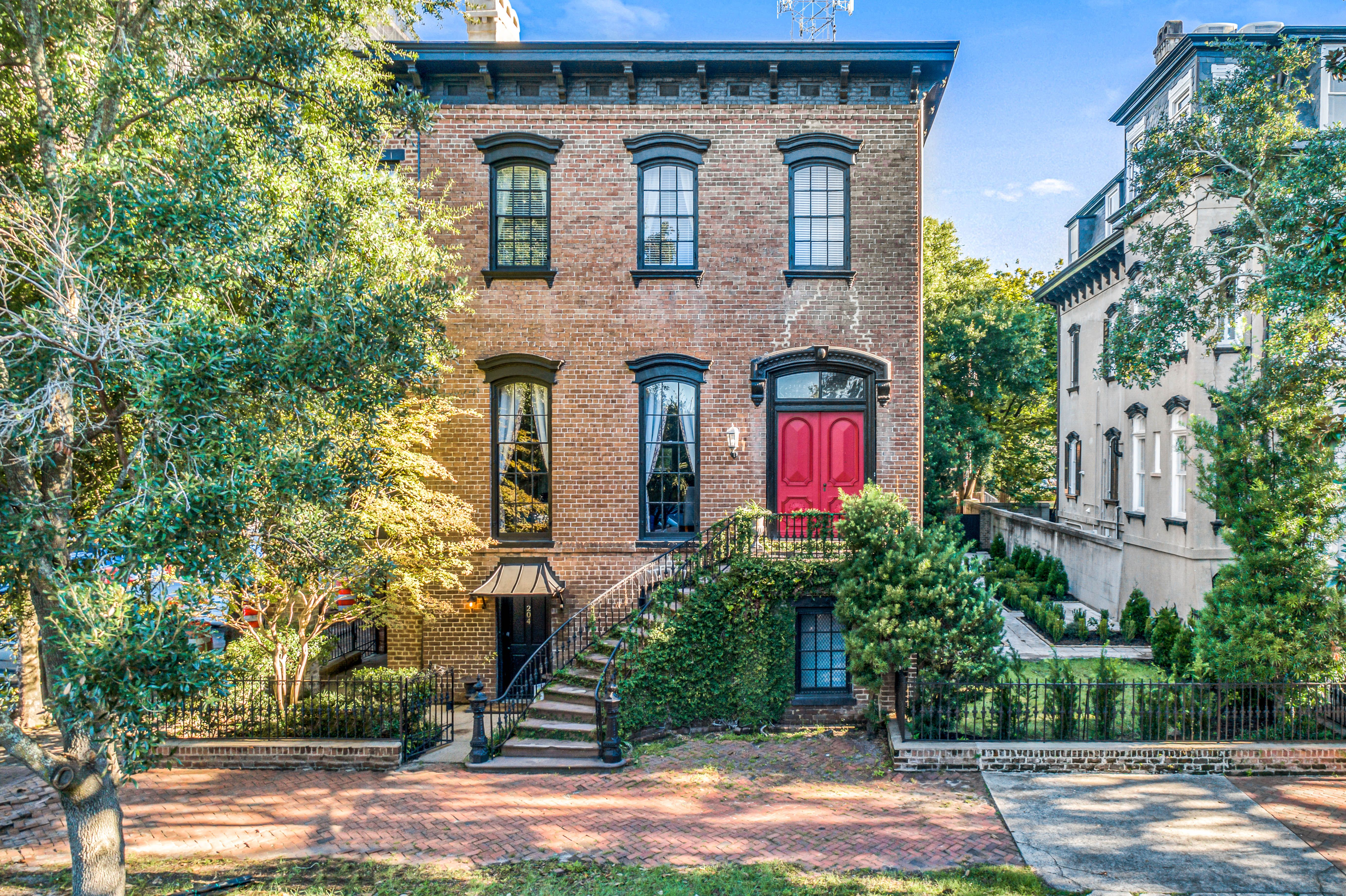 The Wayne Mansion Savannah Rentals Lucky Savannah