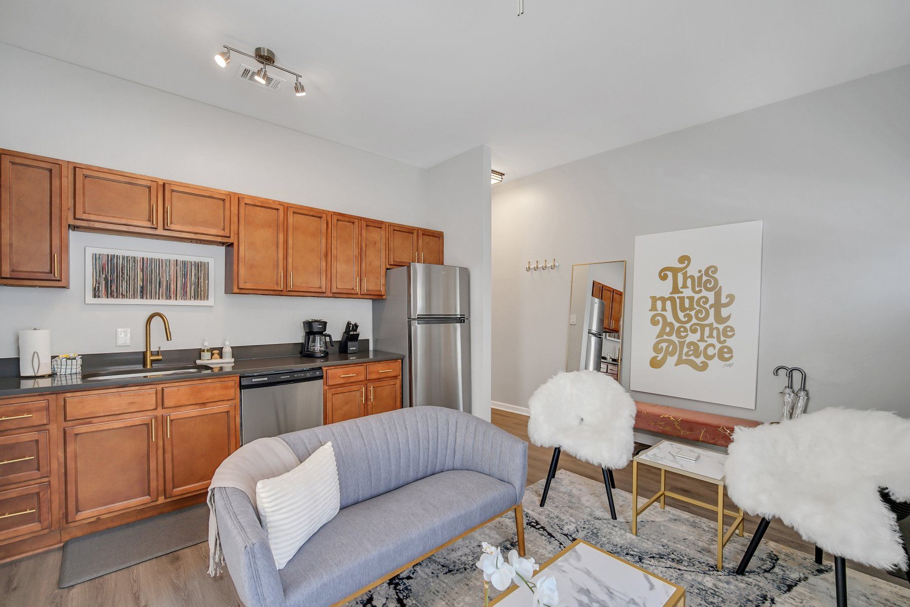 Metro Bungalow The Benjamin Savannah Rentals Lucky Savannah