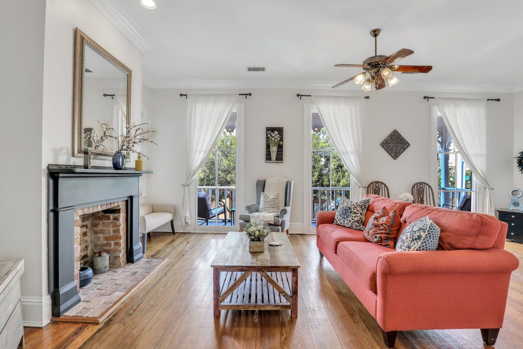 Victorian Gem on Broughton Upper Savannah Rentals Lucky Savannah