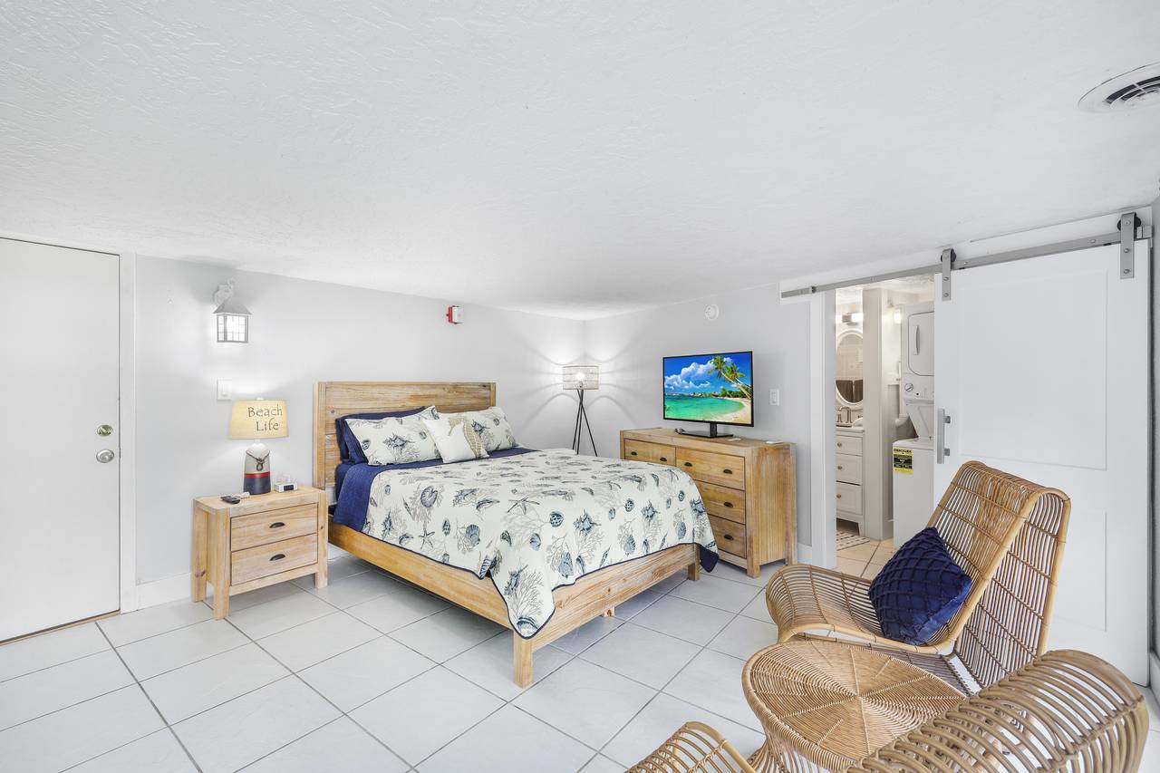 Lower Loft Lower Loft