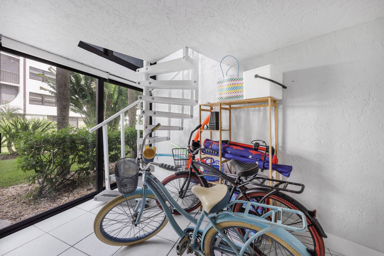 Lower Loft Lower Loft