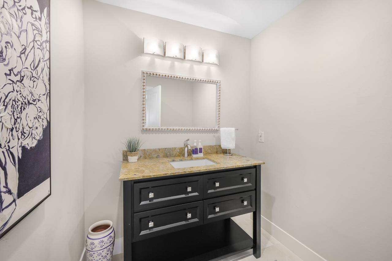 Guest Bathroom Guest Bathroom