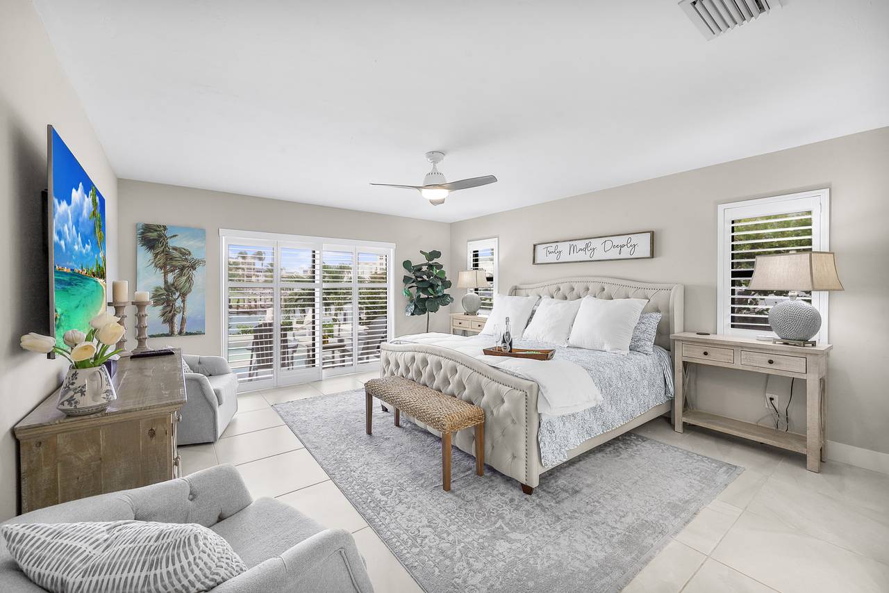 Master Bedroom Master Bedroom