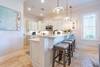 Kitchen & Breakfast Bar