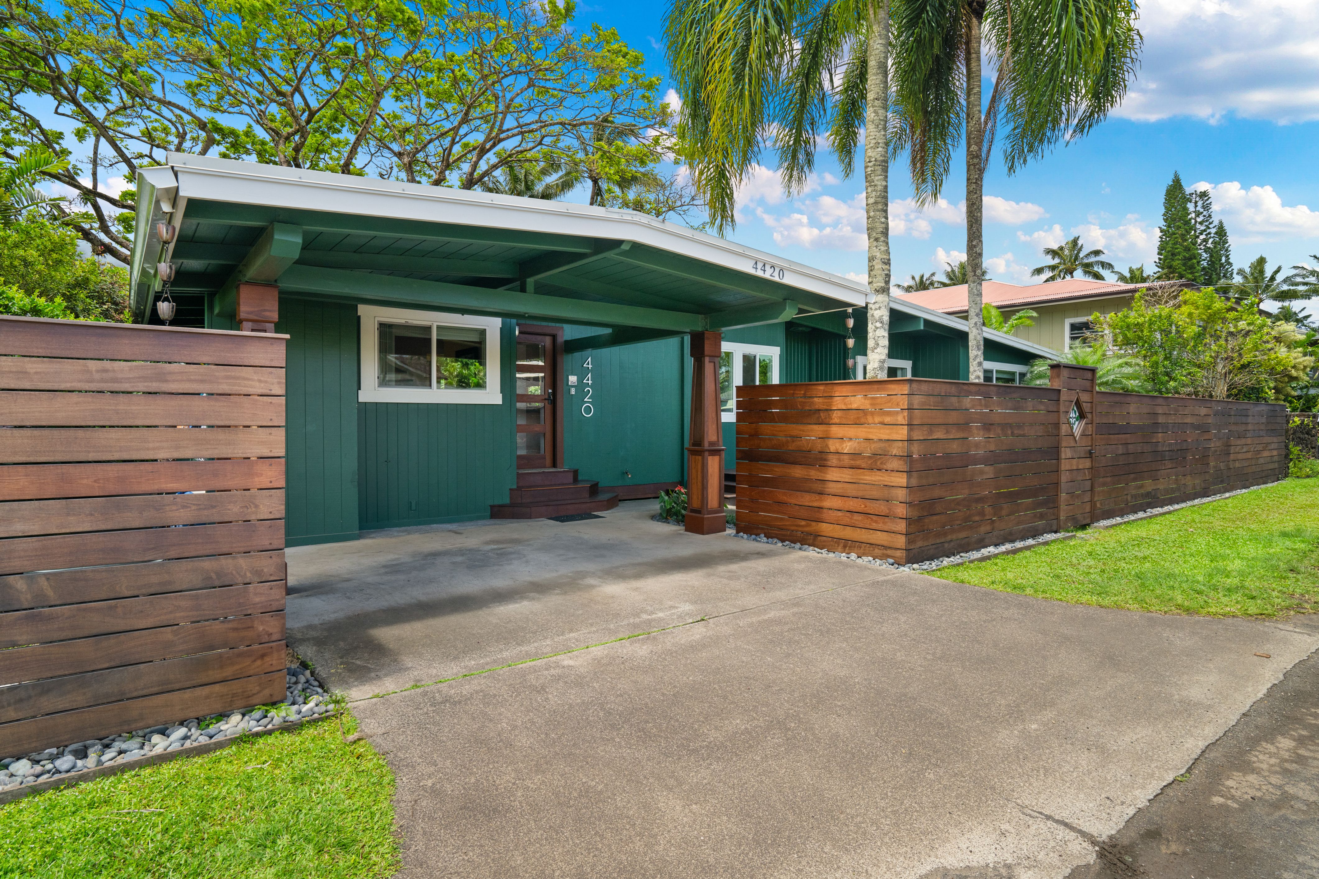 Lokelani Hale with Air Conditioning | Na Pali Properties, Inc.