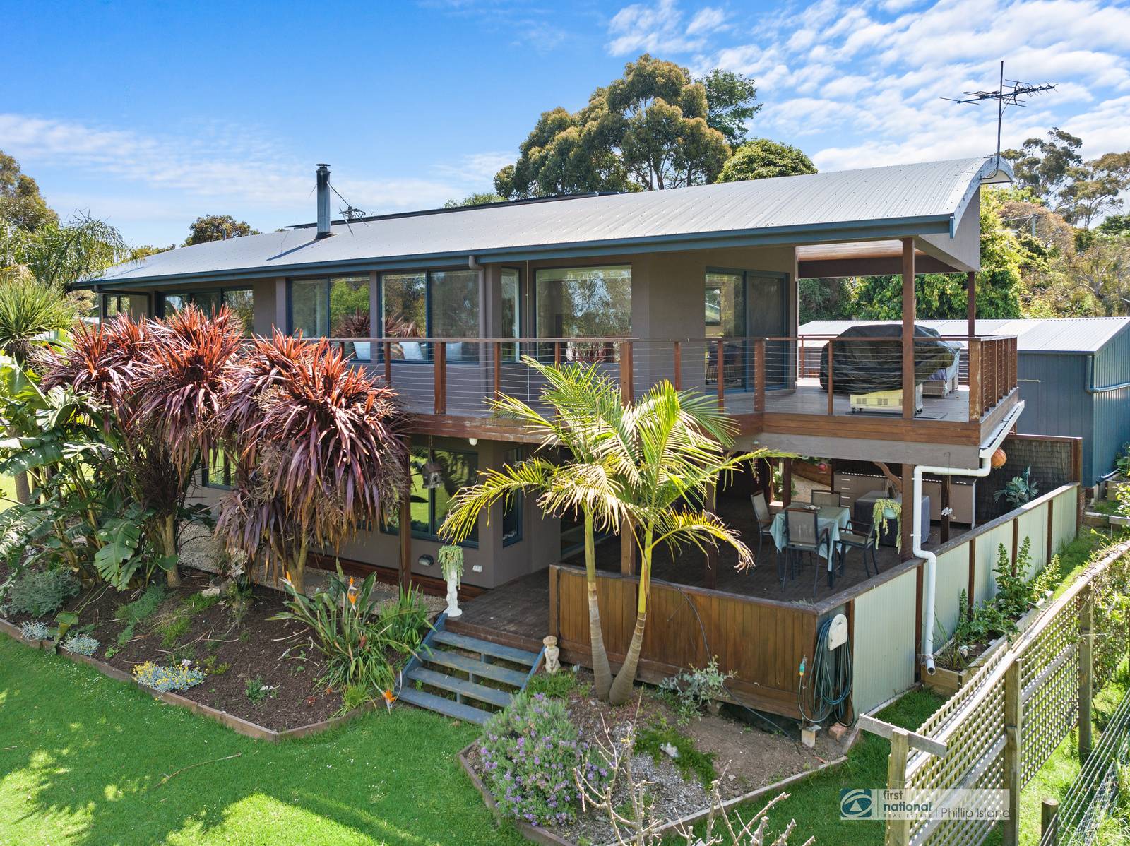 Bird Sounds, Rhyll Phillip Island Holiday Houses
