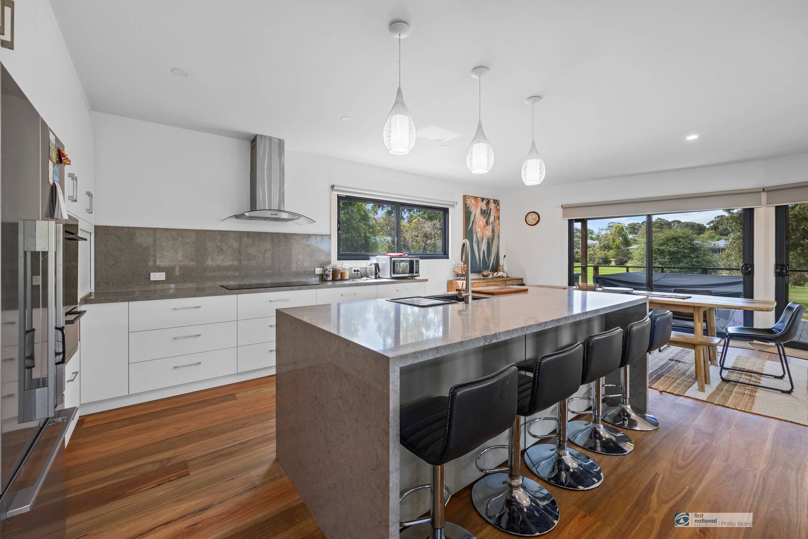 Bird Sounds, Rhyll Phillip Island Holiday Houses