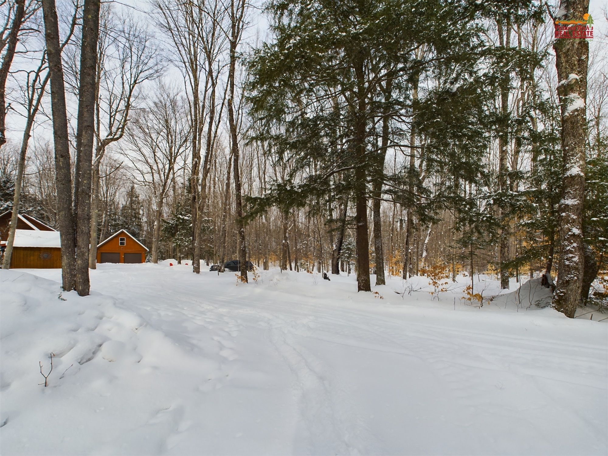 Moose Tracks | Pictured Rocks Vacation Rentals