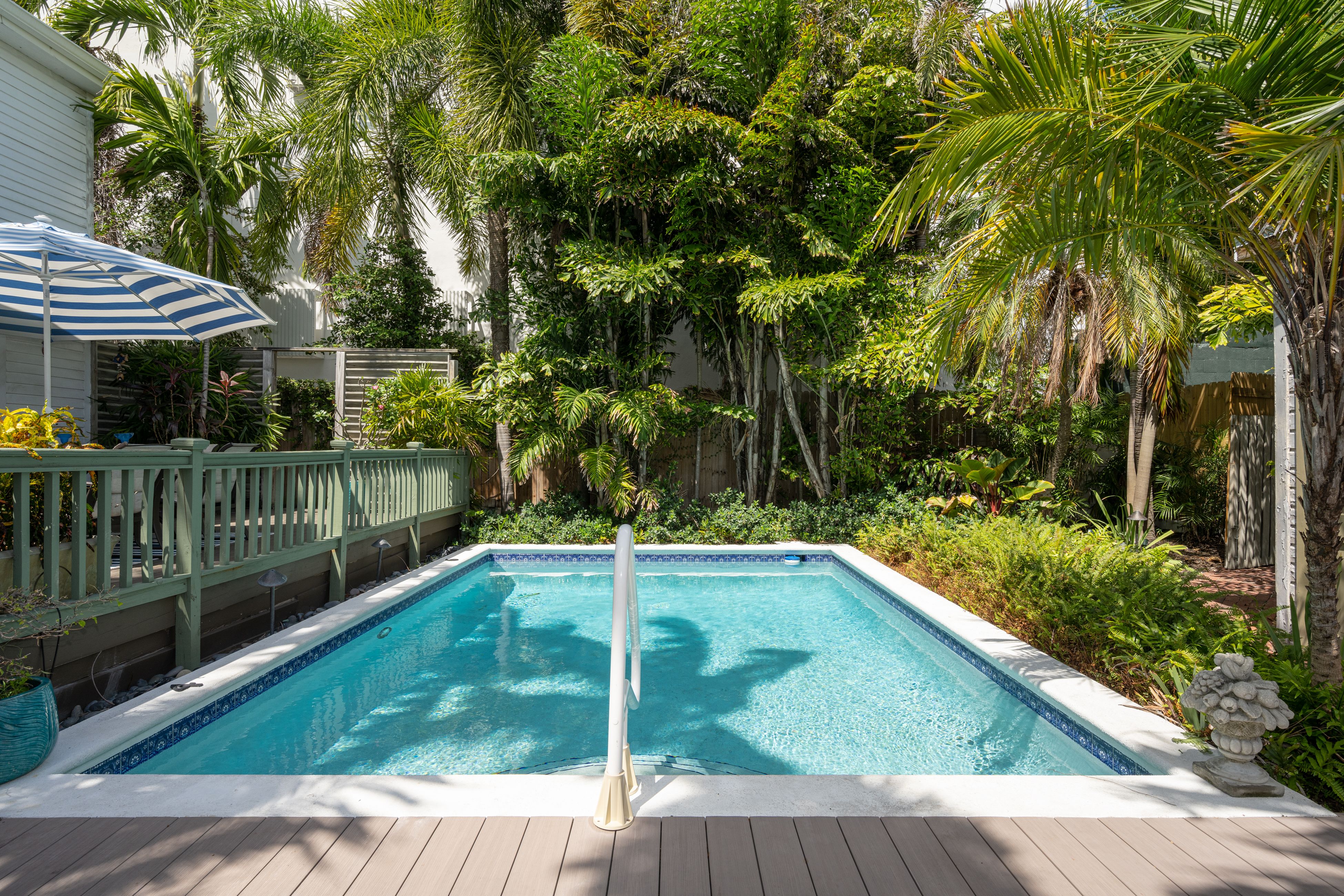 Pineapple Cottage Preferred Properties Key West