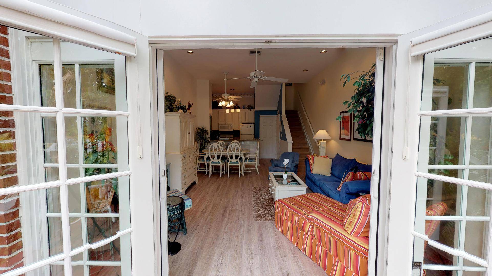 Entrance/French doors to living room
